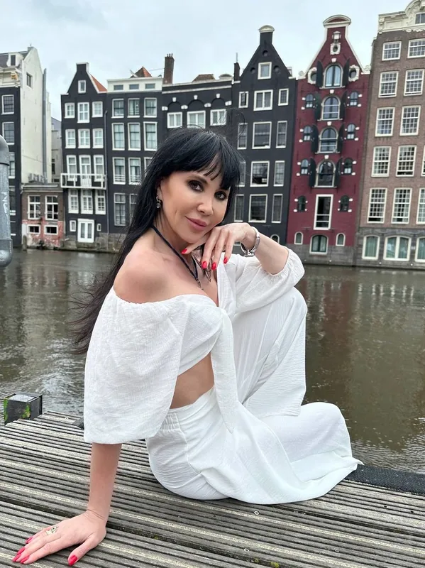 Nina, 58, from Amsterdam — verified profile